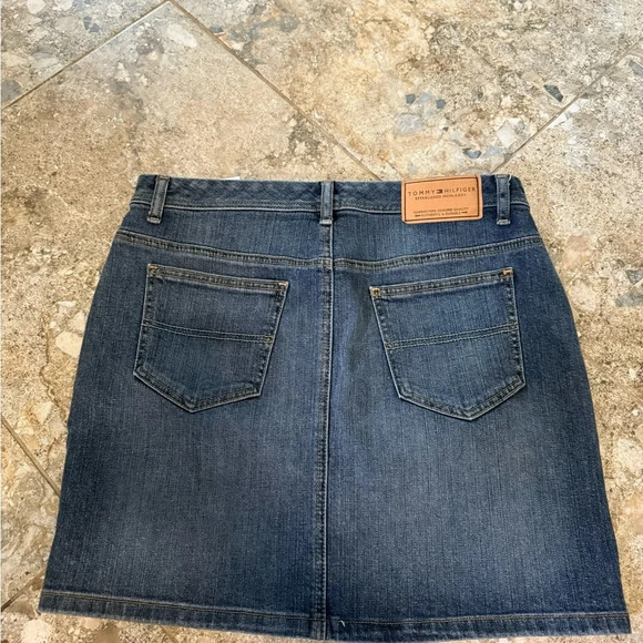 tommy hilfiger y2k denim skirt - Picture 2 of 4